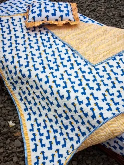 Blue Giraffe Organic Cotton Quilt for Infants