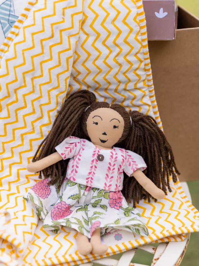 Set of 6 - Summer Day Hand Block Printed Bedding Set with Gift Box