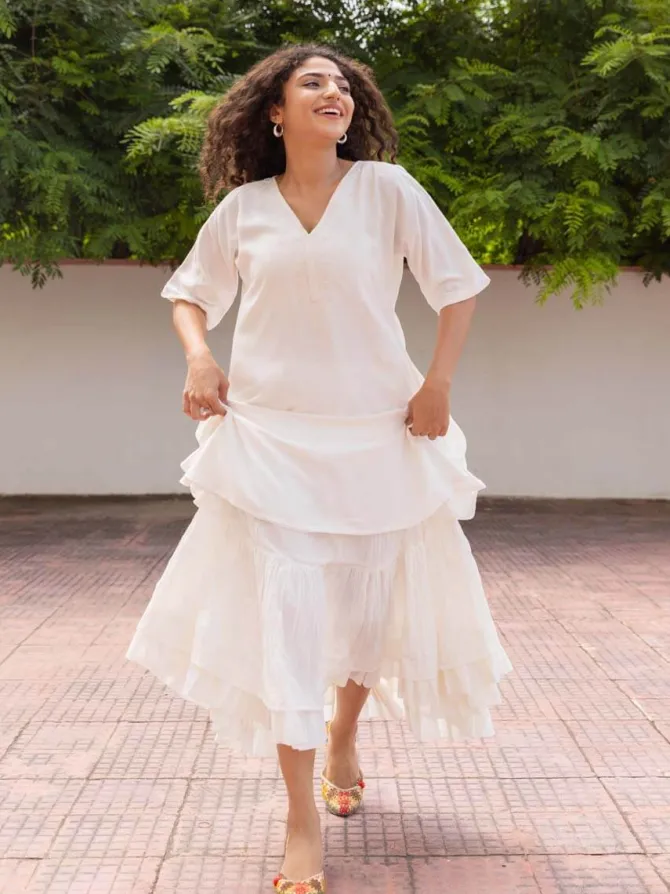 Set of 2 - White Embroidered Kurta and Skirt