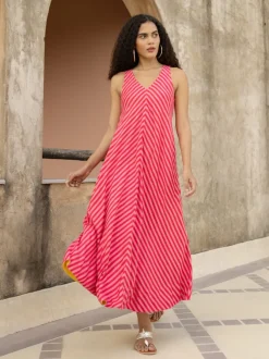 The Queen Sleeveless Dress