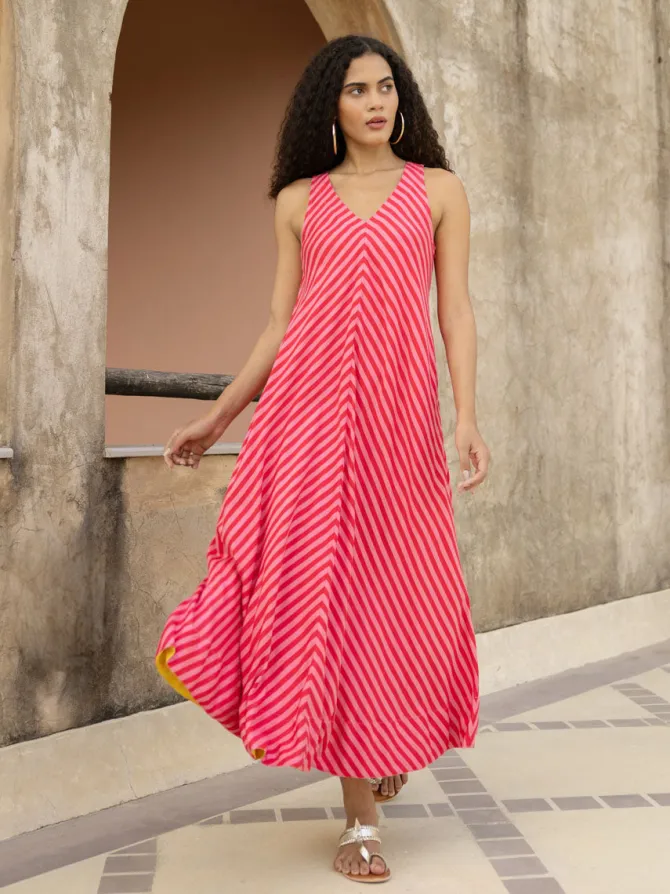 The Queen Sleeveless Dress
