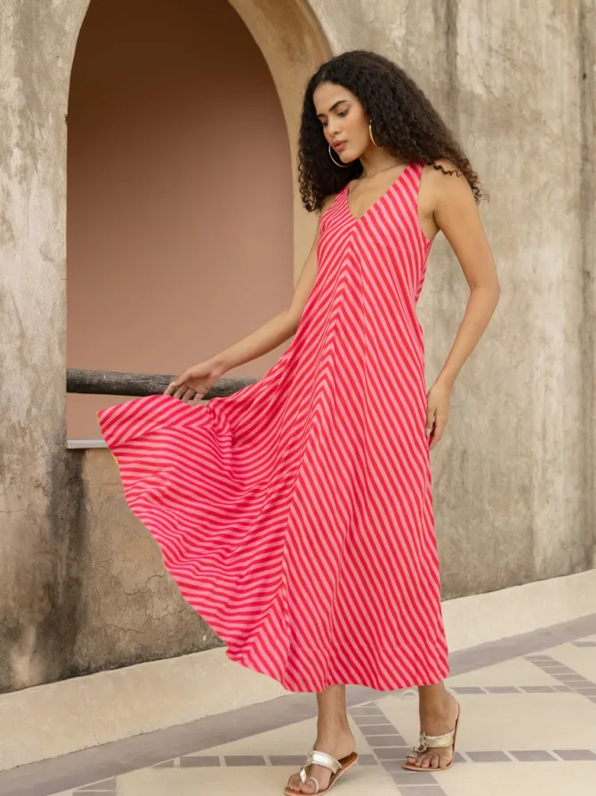 The Queen Sleeveless Dress