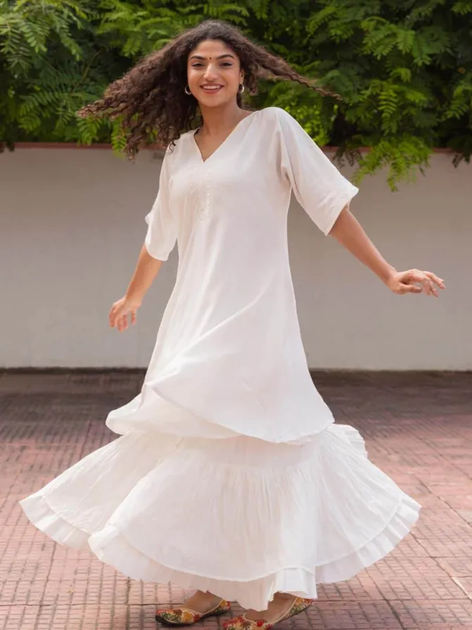 White Viscose Embroidered Kurta